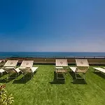 Hotell Grand 4*