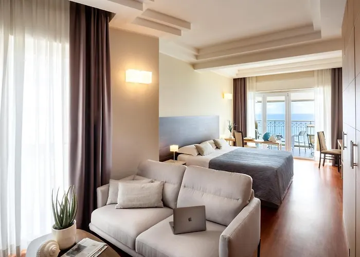 Hotel Grand